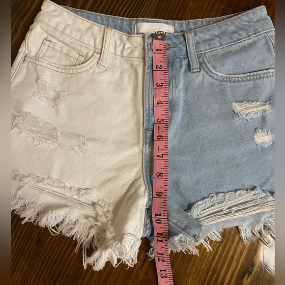 Vervet High Rise Two-Tone Distressed Denim Shorts Half Classic Half Sass - Picture 13 of 16